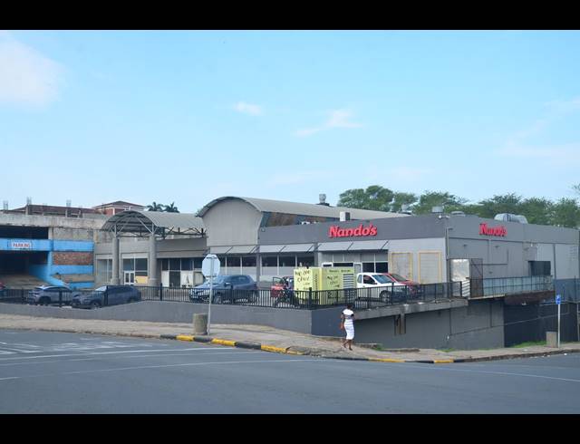 4,155M² BUSINESS CENTRE FOR SALE IN STANGER CENTRAL